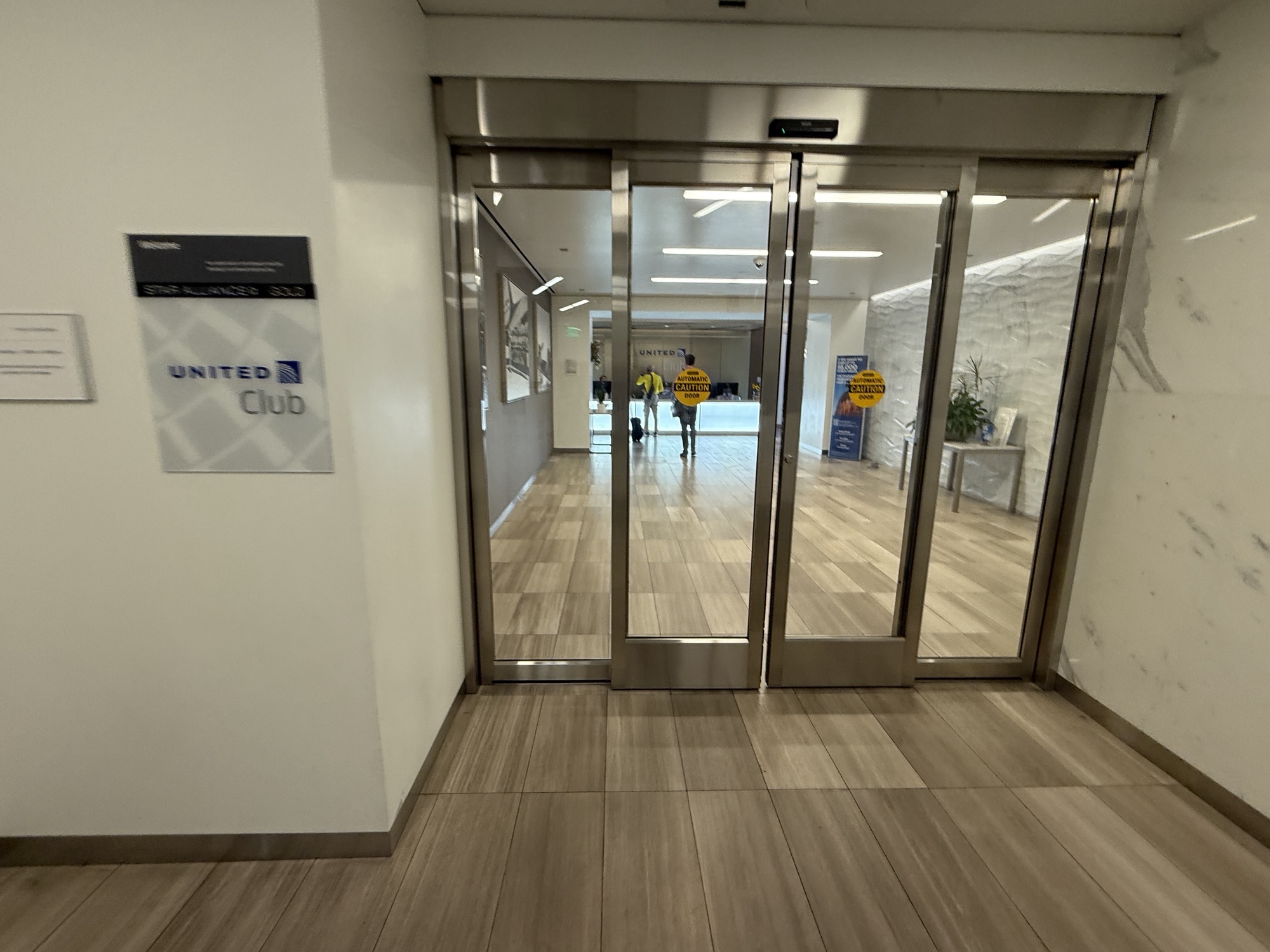 Review: United Club Boston