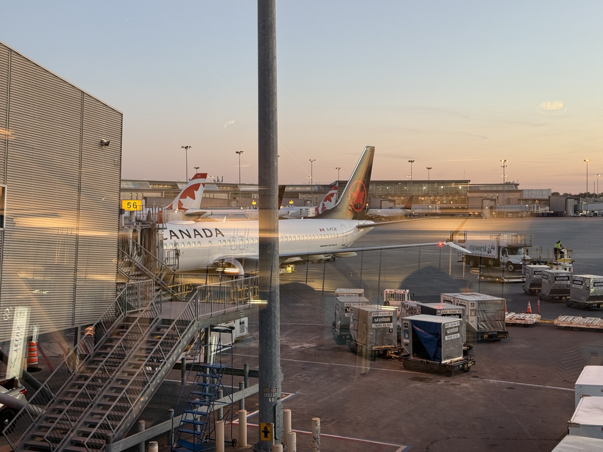 Review: Air Canada 737 MAX 8 Business Class | Montreal-Mexico City
